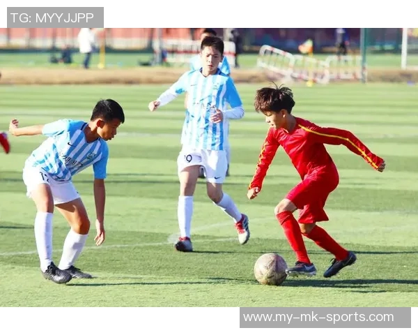 足球教练朱金鑫：从青训到职业联赛的成功之路与执教理念探讨